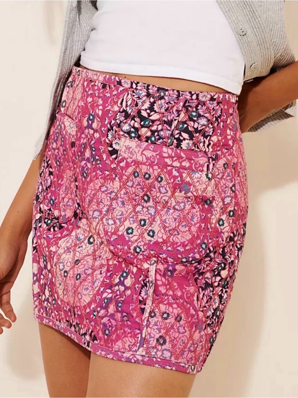 Free People NWT Darla quilted sweetheart tapestry skirt in rose color. Size 4